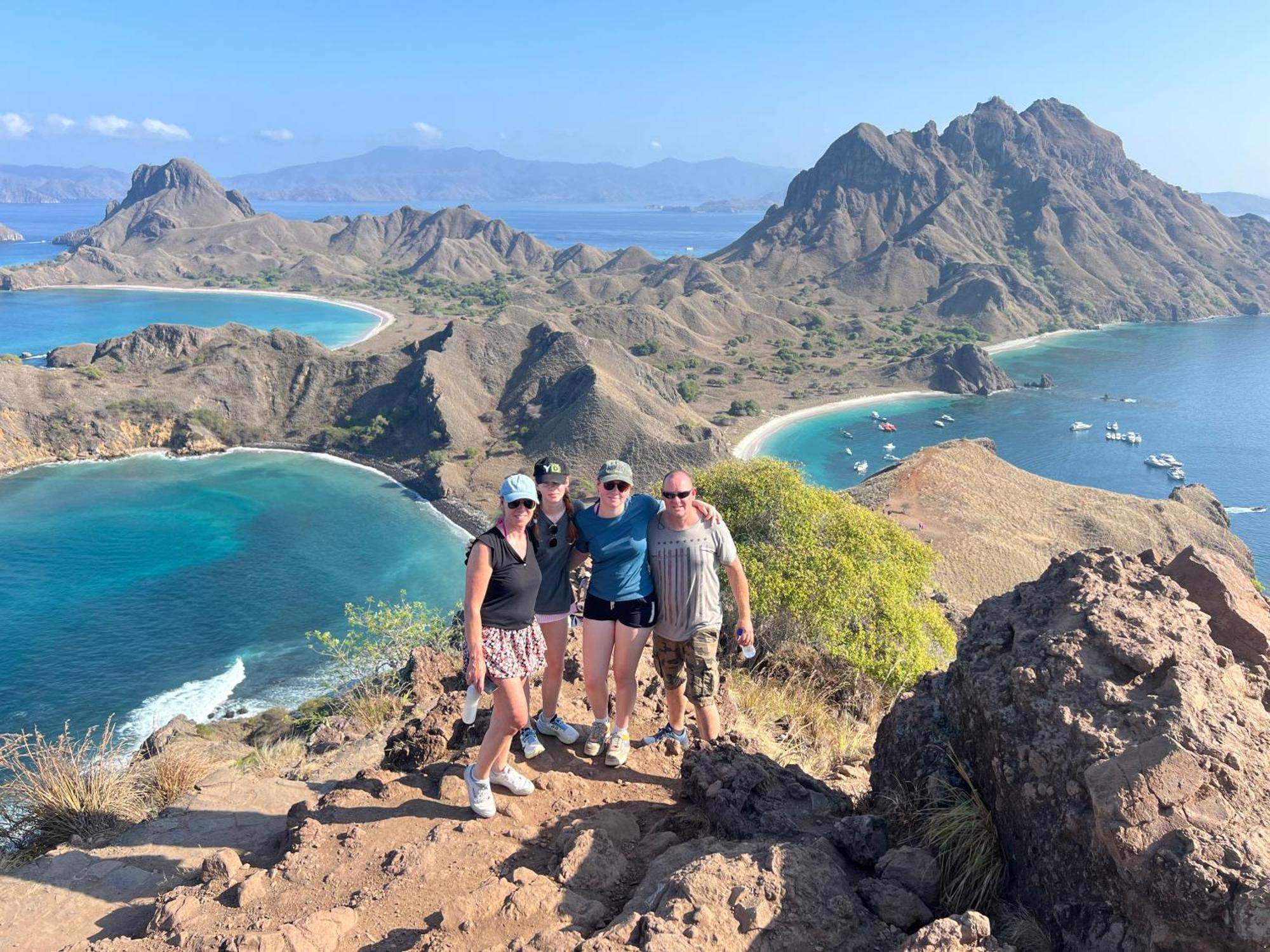 Jhuna Komodo Homestay Ngoại thất bức ảnh