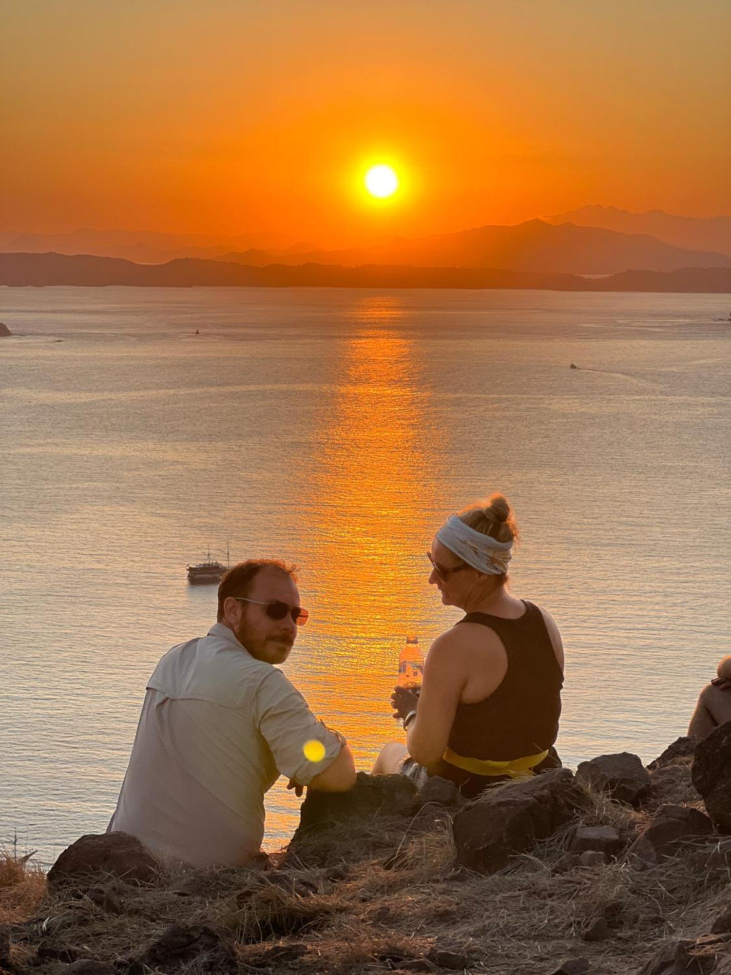 Jhuna Komodo Homestay Ngoại thất bức ảnh