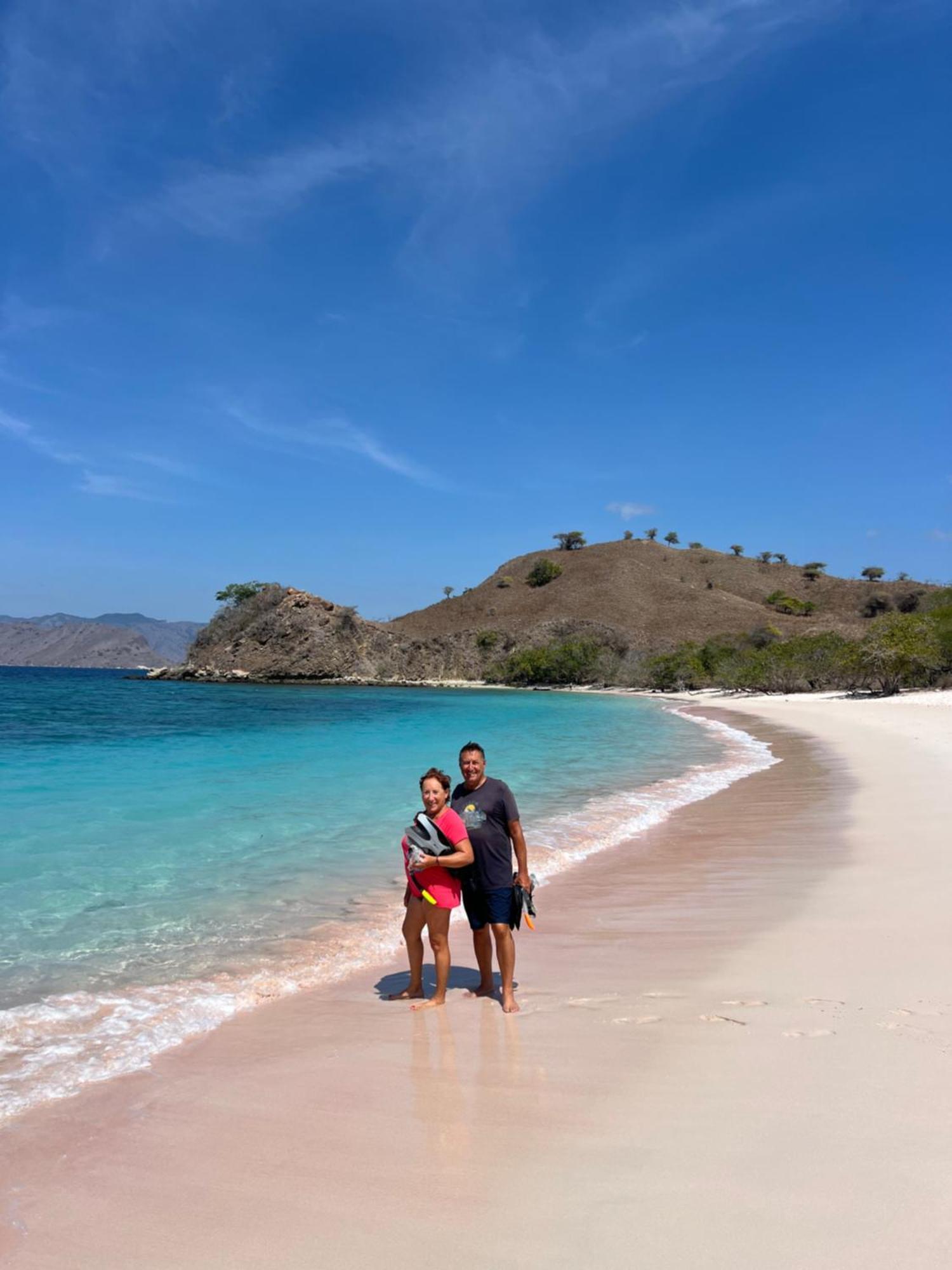 Jhuna Komodo Homestay Ngoại thất bức ảnh