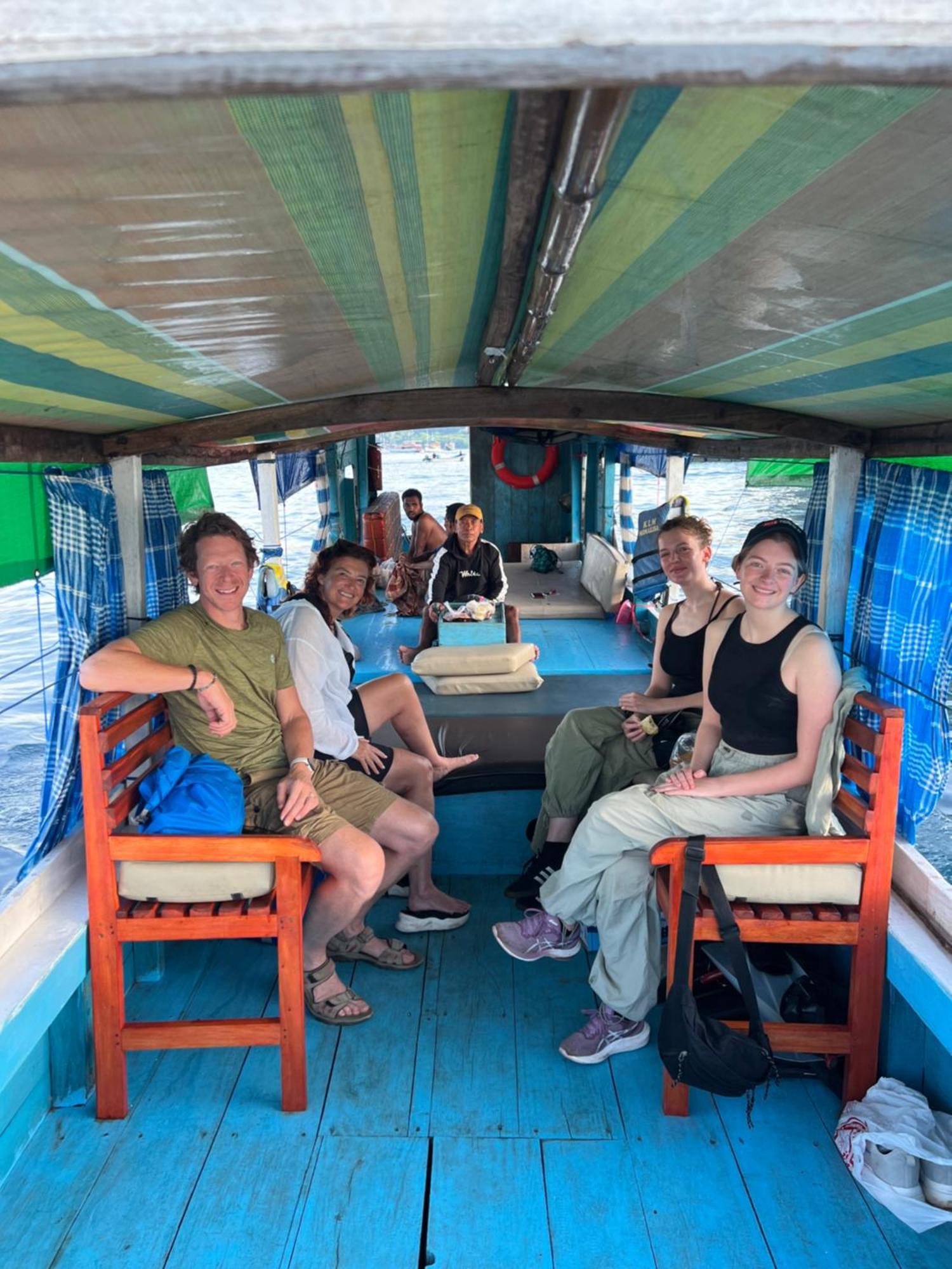 Jhuna Komodo Homestay Ngoại thất bức ảnh